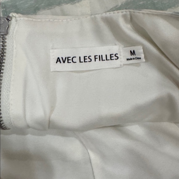 Striped Peplum Tank Top - Picture 3 of 4